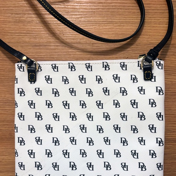 Dooney & Bourke NWOT Black and White Signature DB Design Double Zip Crossbody - Picture 10 of 14